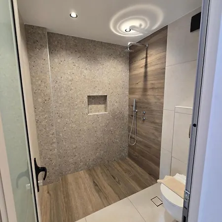 Aparthotel White Pebble