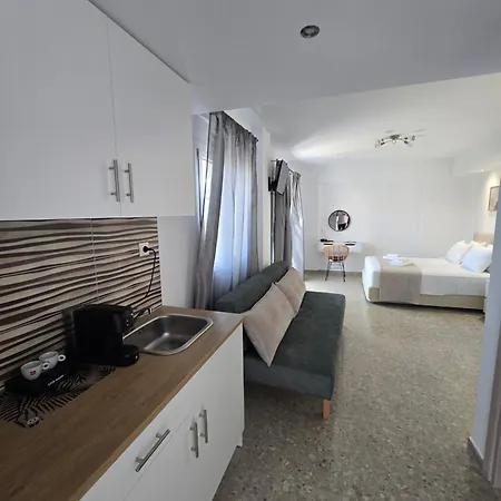 White Pebble 公寓式酒店 斯基亚索斯镇