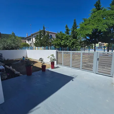 White Pebble Aparthotel 3*