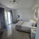 Aparthotel White Pebble Skiathos Town