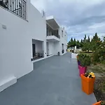 White Pebble Aparthotel Skiathos Town