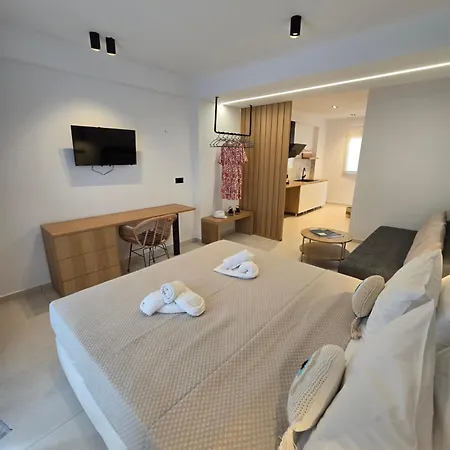 Aparthotel White Pebble Skiathos Town