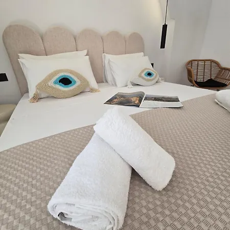 Apartahotel White Pebble 3*