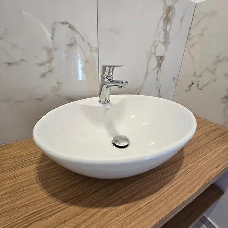 White Pebble 3*
