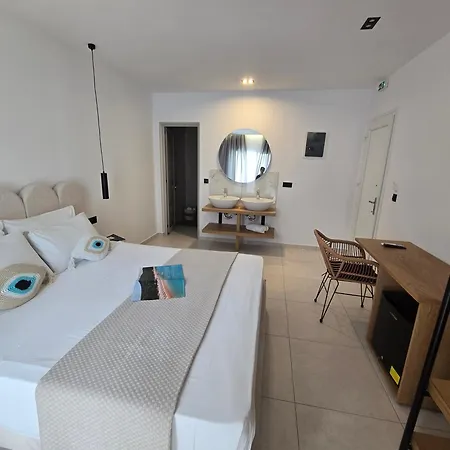 White Pebble Skiathos