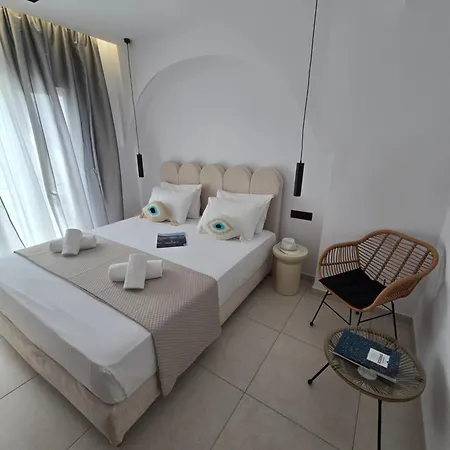 White Pebble 3* 스키아토스 타운