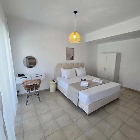 White Pebble 3*