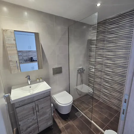 Apartahotel White Pebble 3*