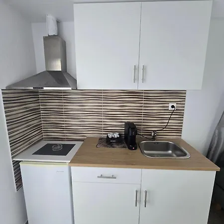 Apartahotel White Pebble