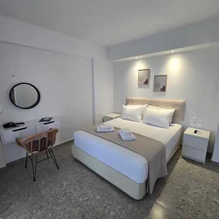 Apartahotel White Pebble 3*