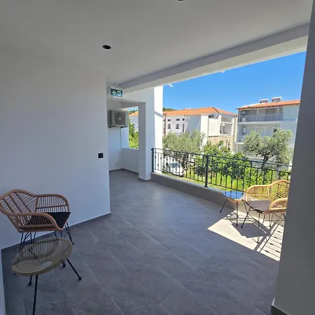 Aparthotel White Pebble Skiathos Town