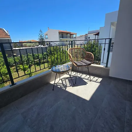 White Pebble Apartahotel