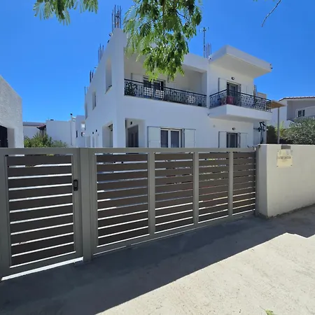 아파트호텔 White Pebble 스키아토스 타운