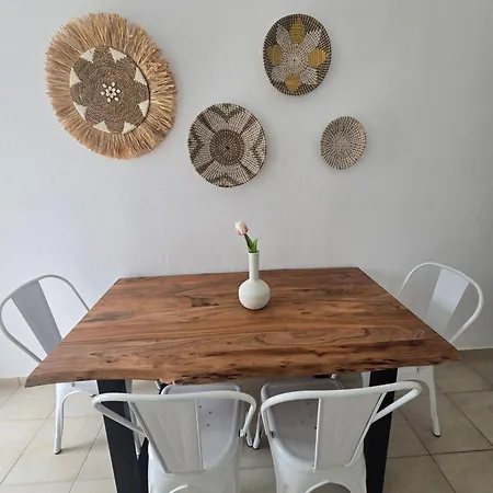 White Pebble מלון דירות