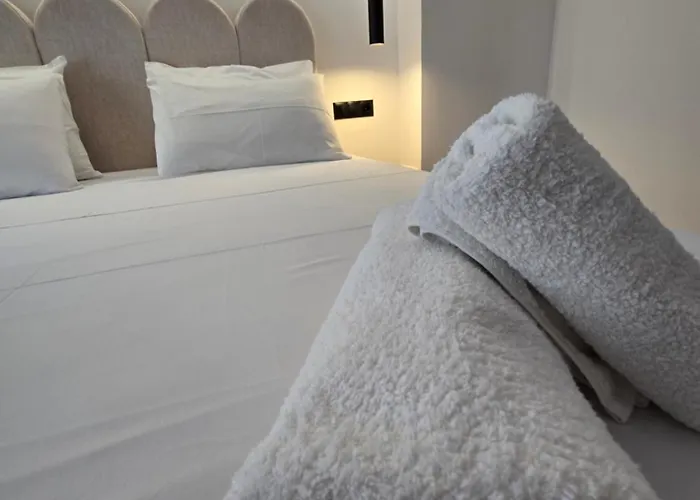 White Pebble Aparthotel