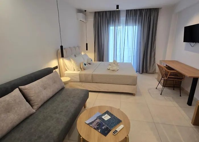 Aparthotel White Pebble 3*