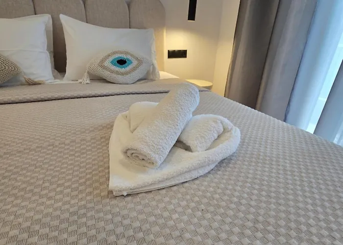 Aparthotel White Pebble Skiathos Town