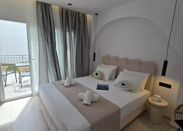 White Pebble Aparthotel