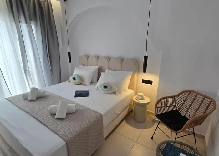 White Pebble Aparthotel