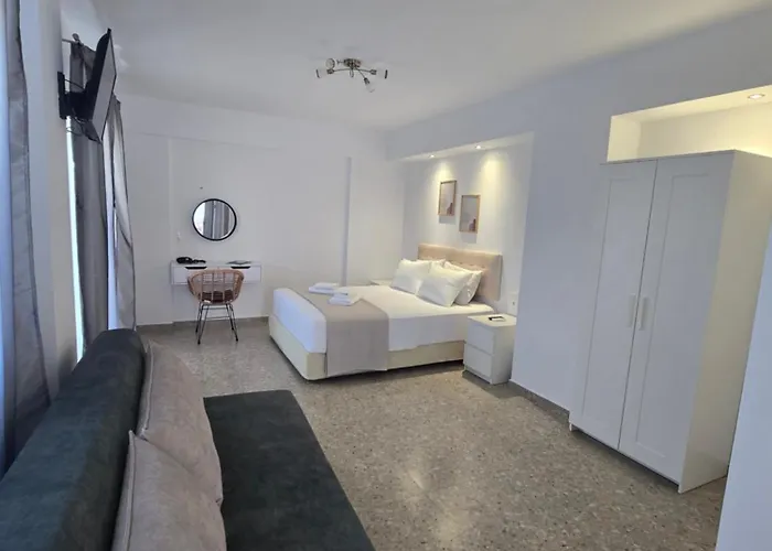 Aparthotel White Pebble Skiathos Town