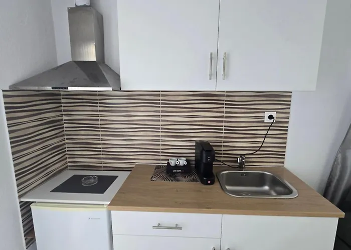 Aparthotel White Pebble