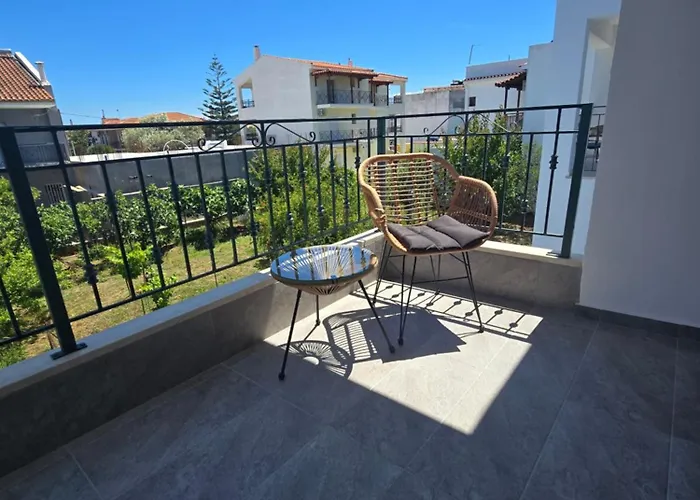 White Pebble Aparthotel