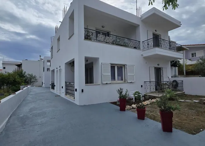 Aparthotel White Pebble Skiathos Town