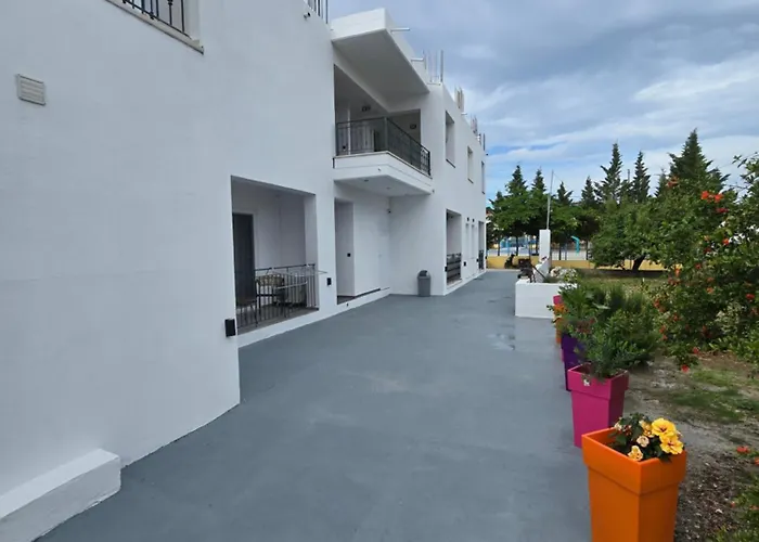 White Pebble Aparthotel Skiathos Town